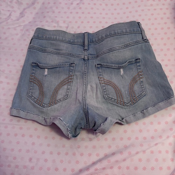 Hollister High Rise Short-Short - Picture 3 of 3